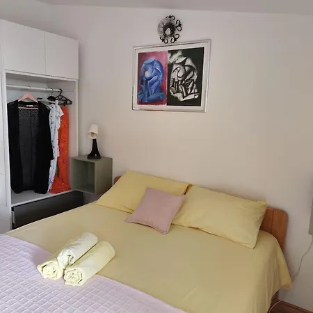 Διαμέρισμα Ginna