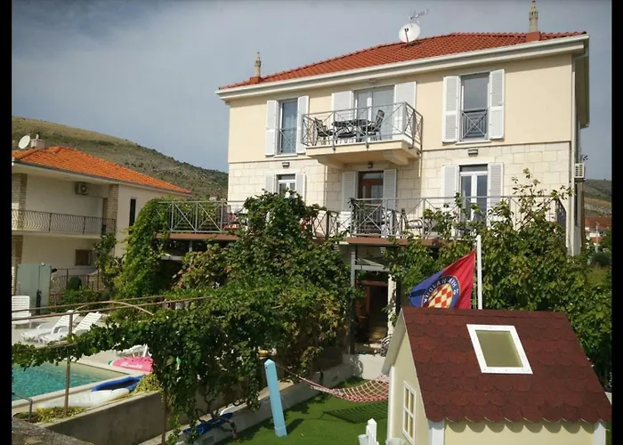 Ginna Διαμέρισμα Τρογκίρ